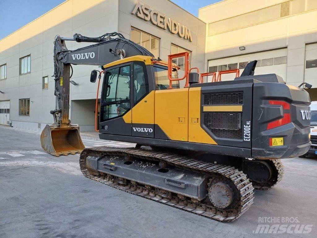 Volvo EC200E NL Pelle sur chenilles
