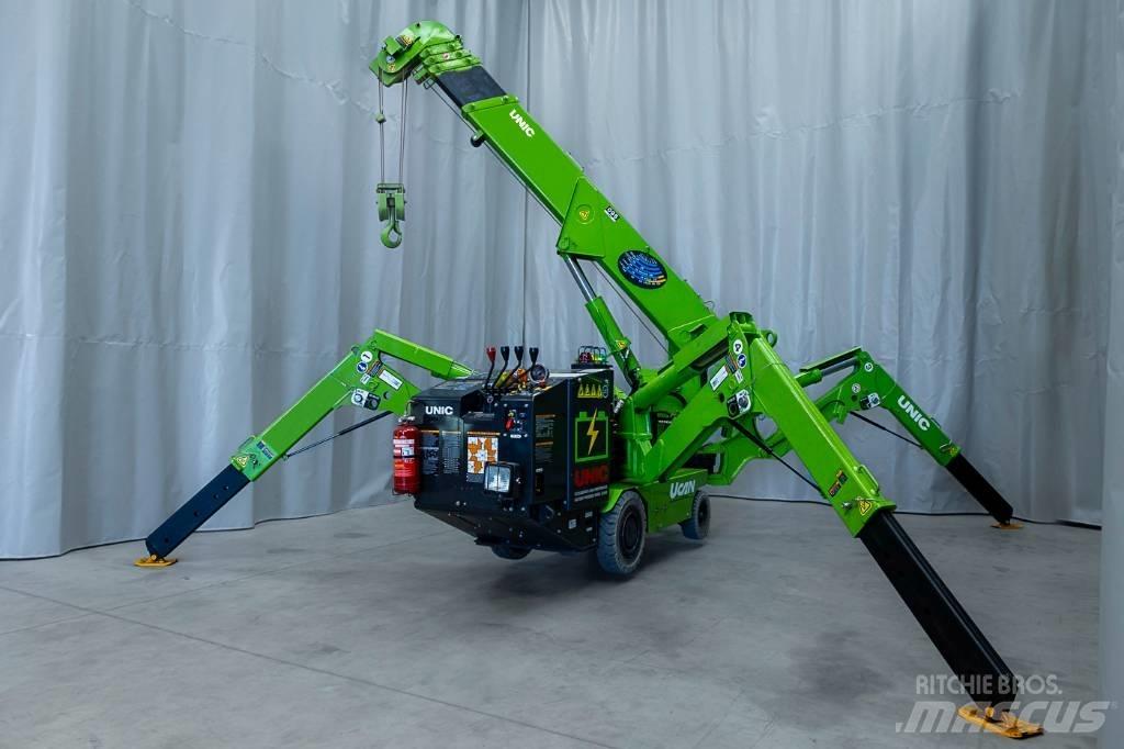 Unic URW-095-WBE Mini grue