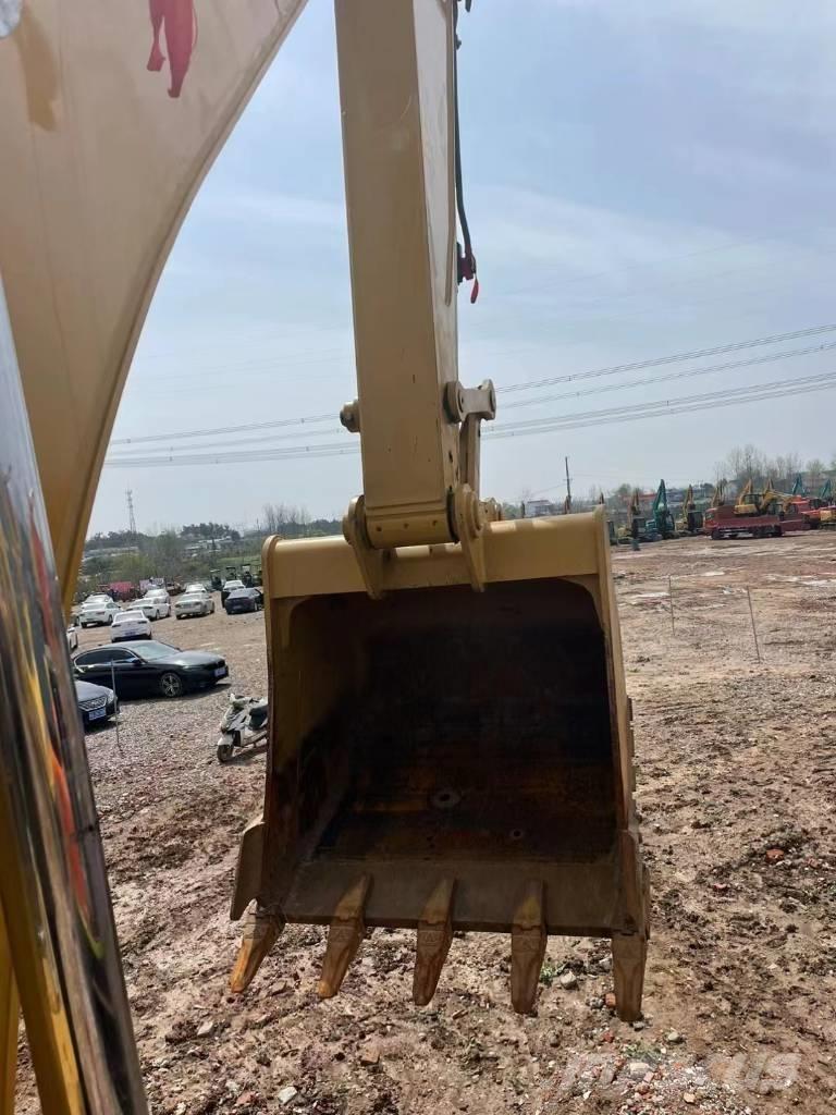 CAT 320D Pelle sur chenilles