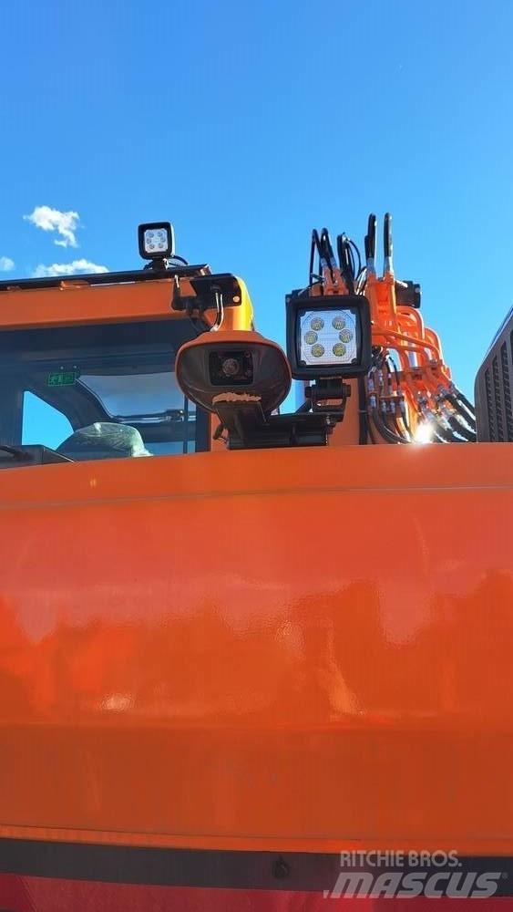 Develon DX 140 LCR-7 Pelle sur chenilles