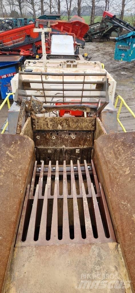 Sandvik QJ 241 Concasseur mobile