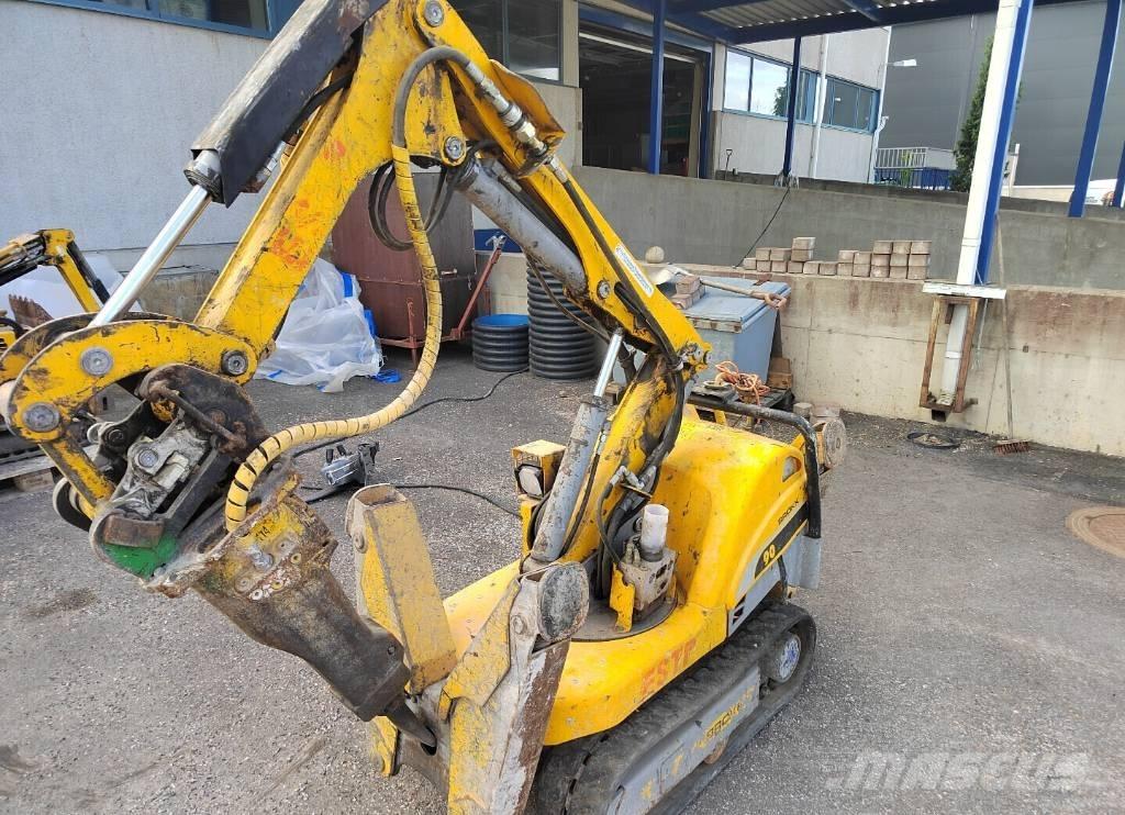 Brokk 90 Pelle de démolition