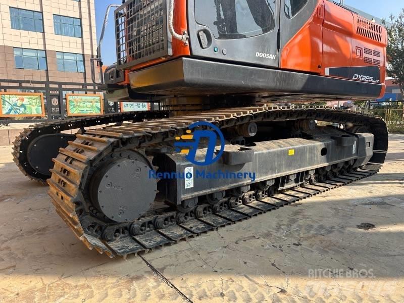 Doosan DX 225 LC-9C Pelle sur chenilles