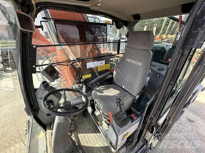 Hitachi ZX140W-6 Pelle sur pneus