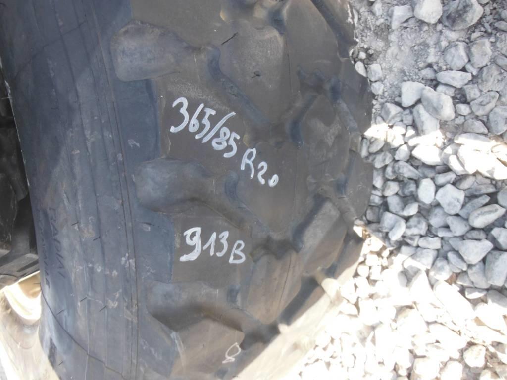 Michelin 365/85R20 Pneus, roues et jantes