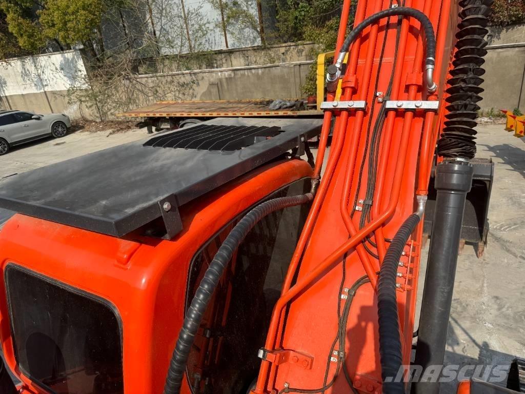 Doosan DX 225 LC Pelle sur chenilles