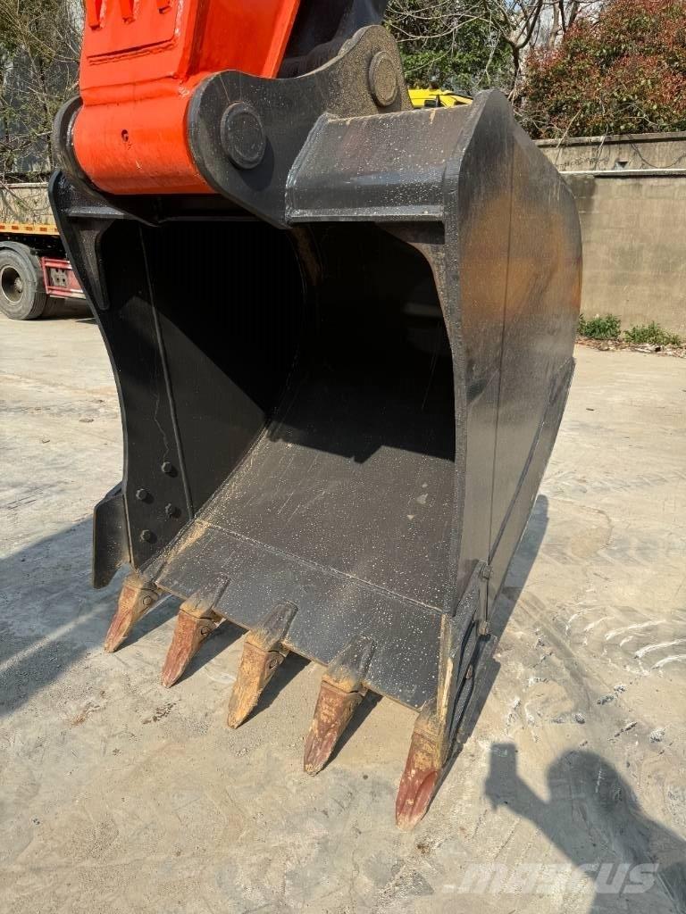 Doosan DX 225 LC Pelle sur chenilles