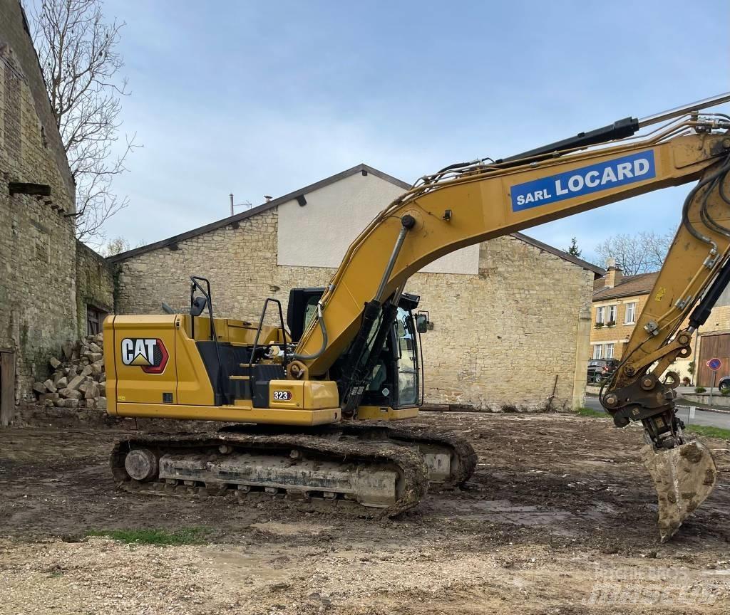 CAT 323 Pelle sur chenilles