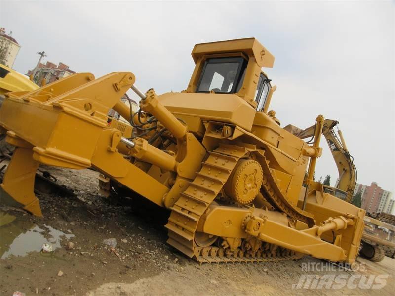 CAT D 10 Bouteurs sur chenilles