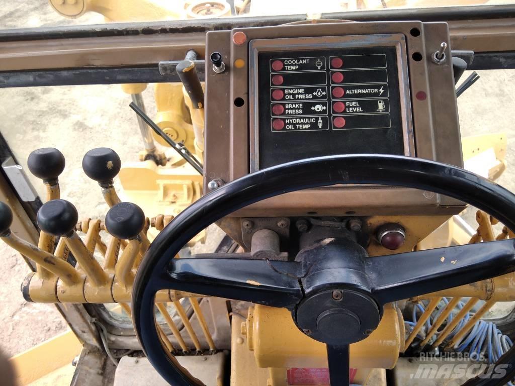 CAT 16 G Niveleuse