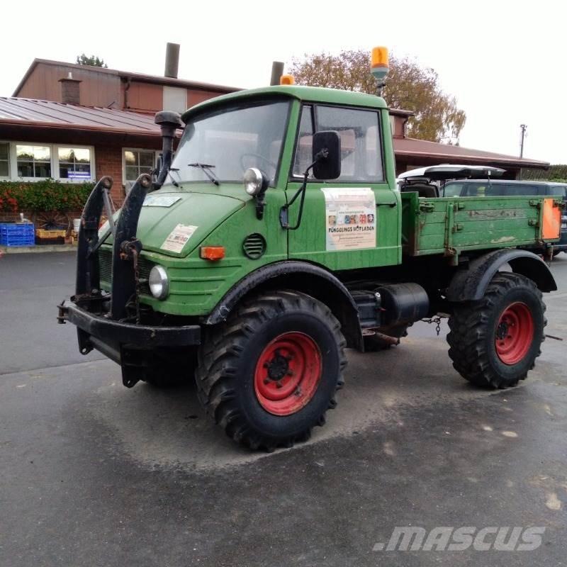 Mercedes-Benz U421 Tracteur