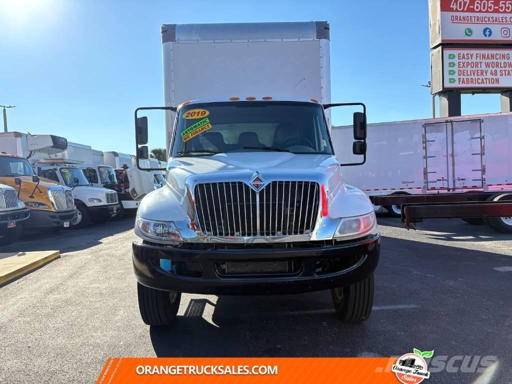 International 4300 Camion Fourgon