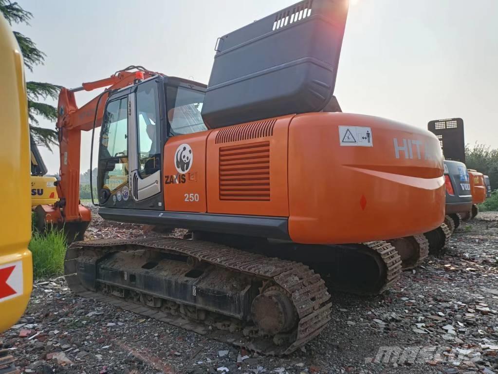 Hitachi ZX 250 LC Pelle sur chenilles