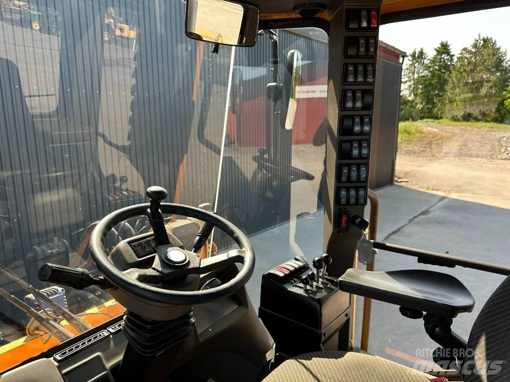Ljungby L 11 Chargeuse sur pneus