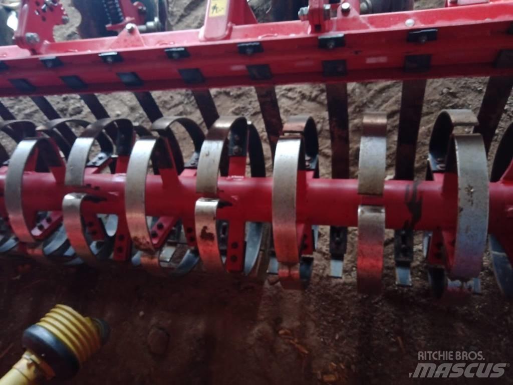 Horsch Terrano 3 FX Déchaumeur, cultivateur