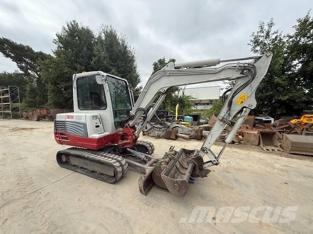Takeuchi TB 235 Mini pelle < 7t