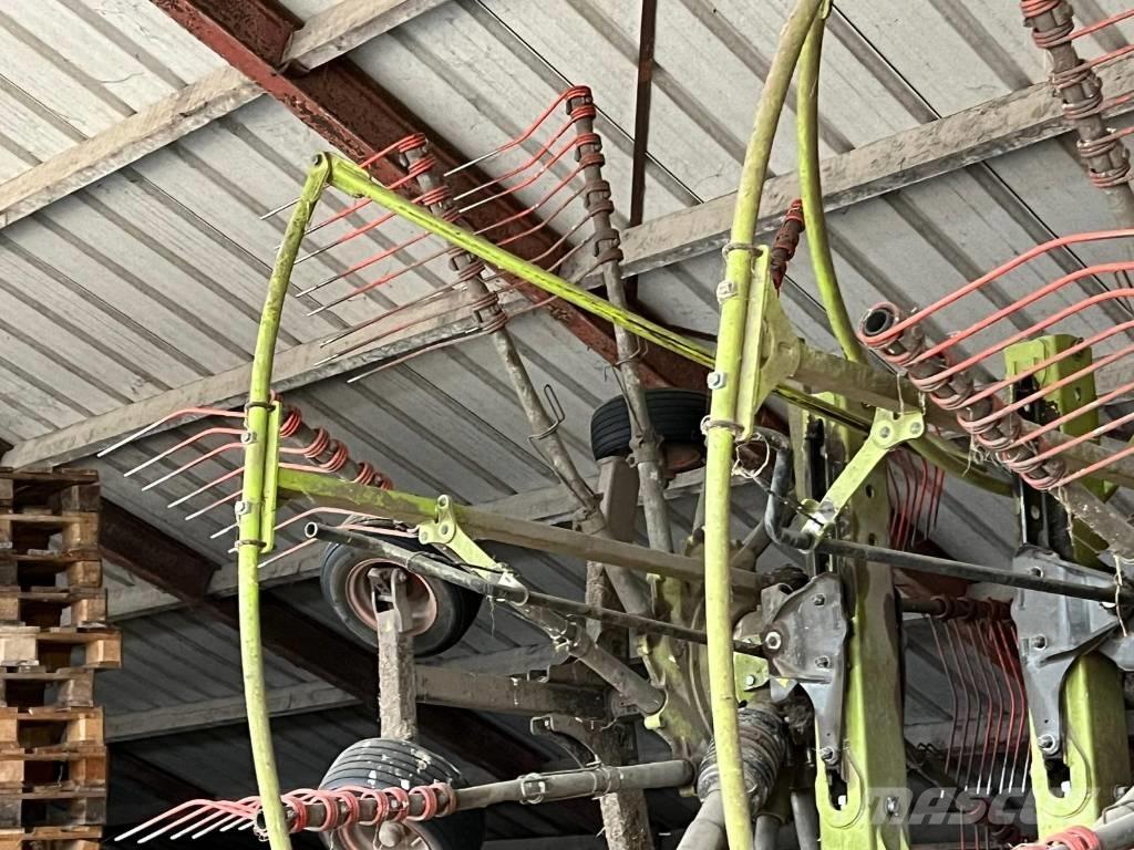 CLAAS Liner 2700 Andaineur