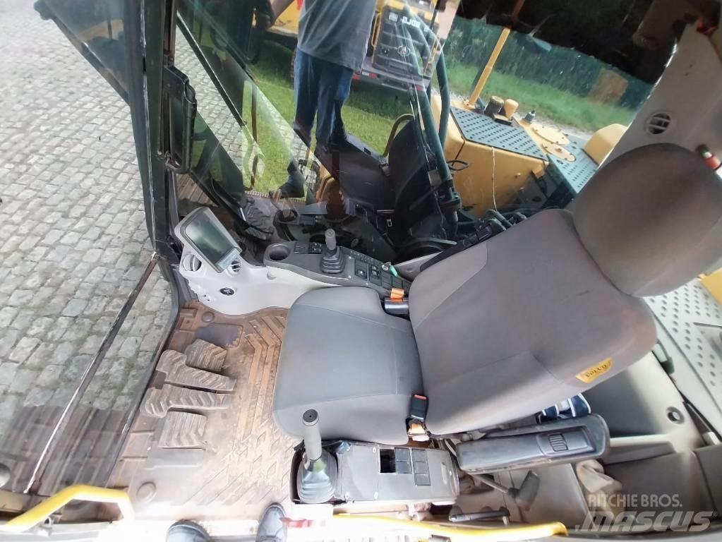 Volvo EC 220 DL Pelle sur chenilles