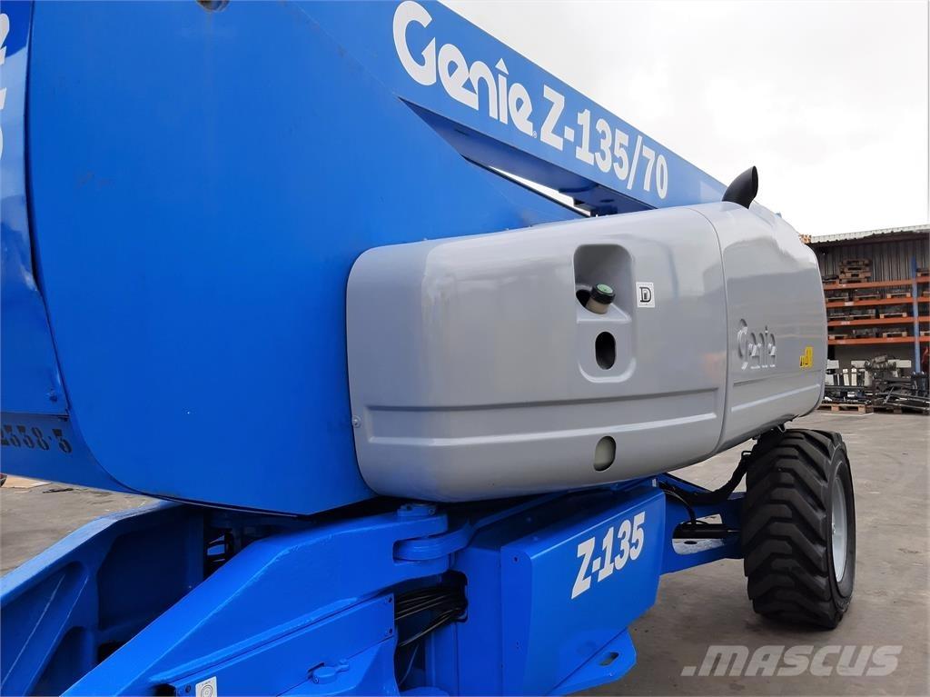 Genie Z135 70 Nacelles articulées