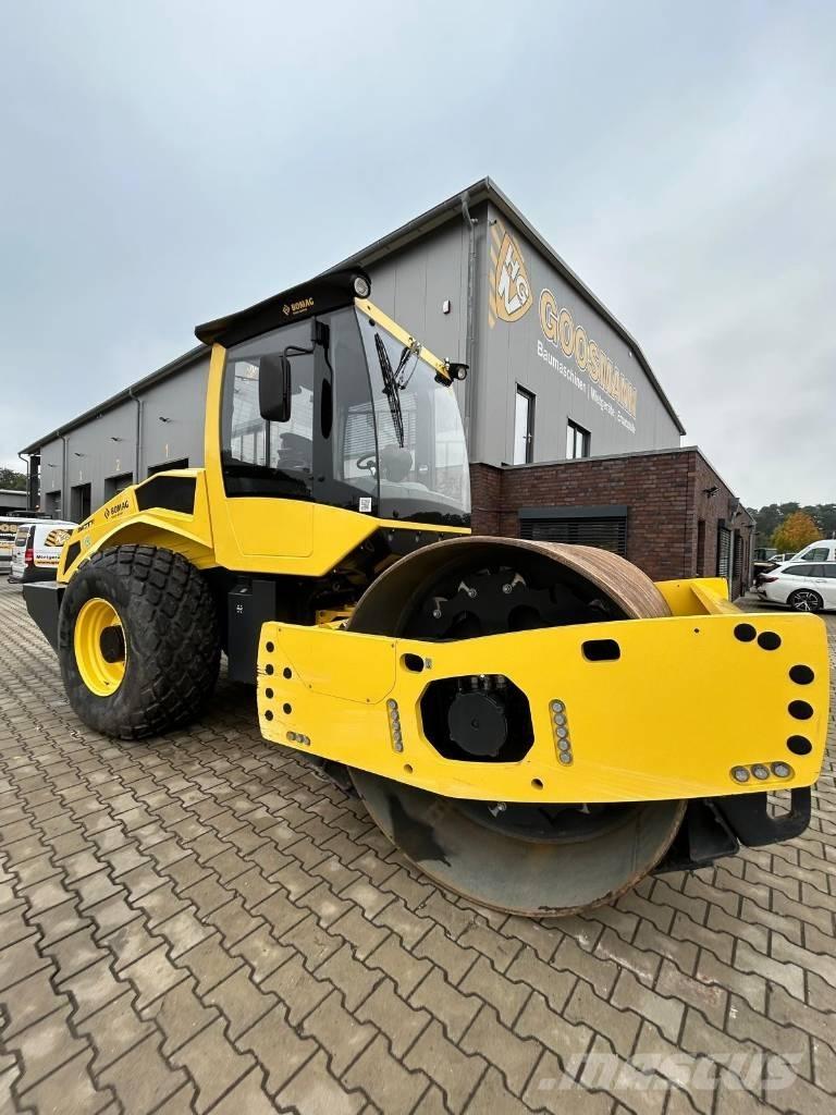 Bomag BW 211 D-5 Rouleaux monocylindre