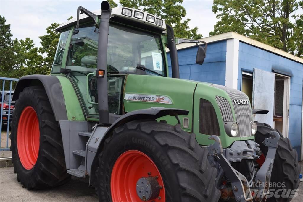 Fendt 712 Vario Tracteur