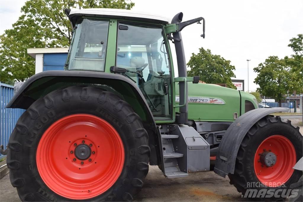 Fendt 712 Vario Tracteur