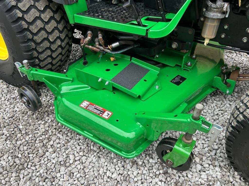 John Deere 2032R Micro tracteur