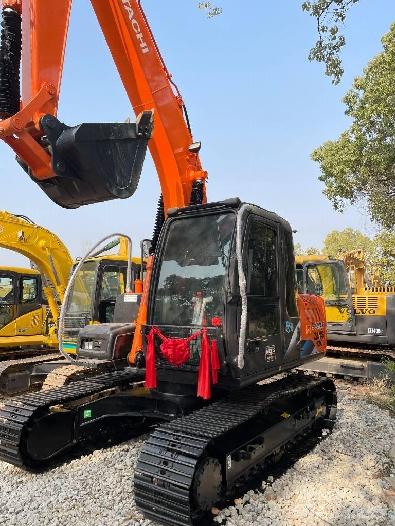 Hitachi 120 Pelle sur chenilles