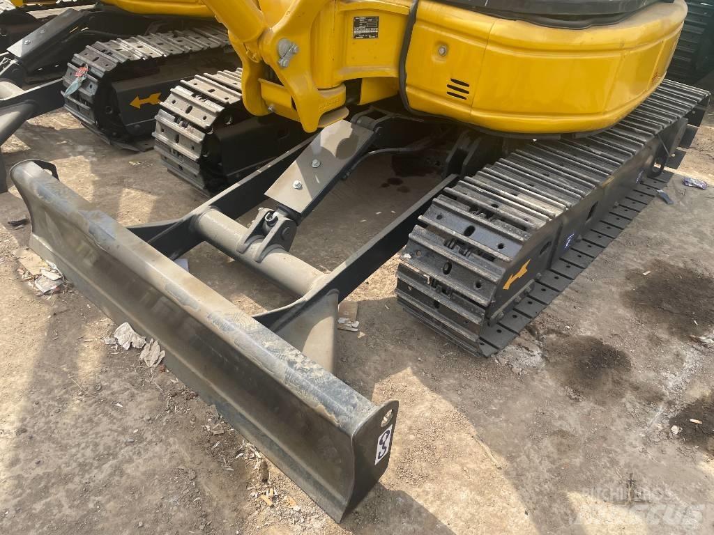 Komatsu PC 30 Mini pelle < 7t