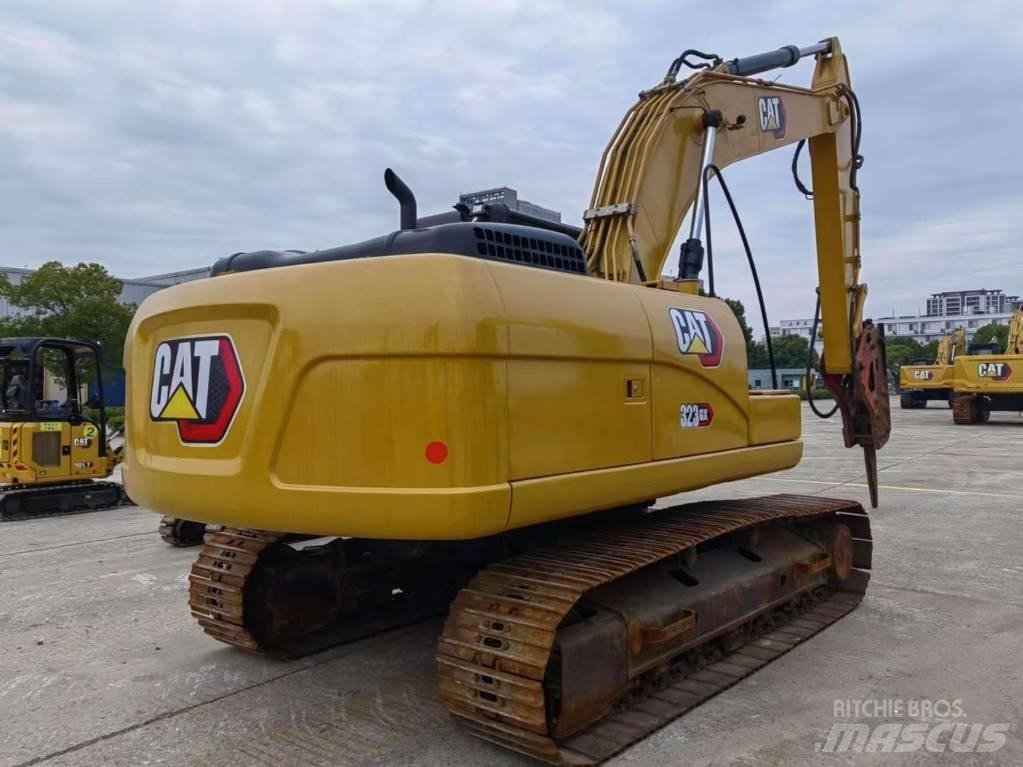 CAT CAT 323GX Pelle sur chenilles