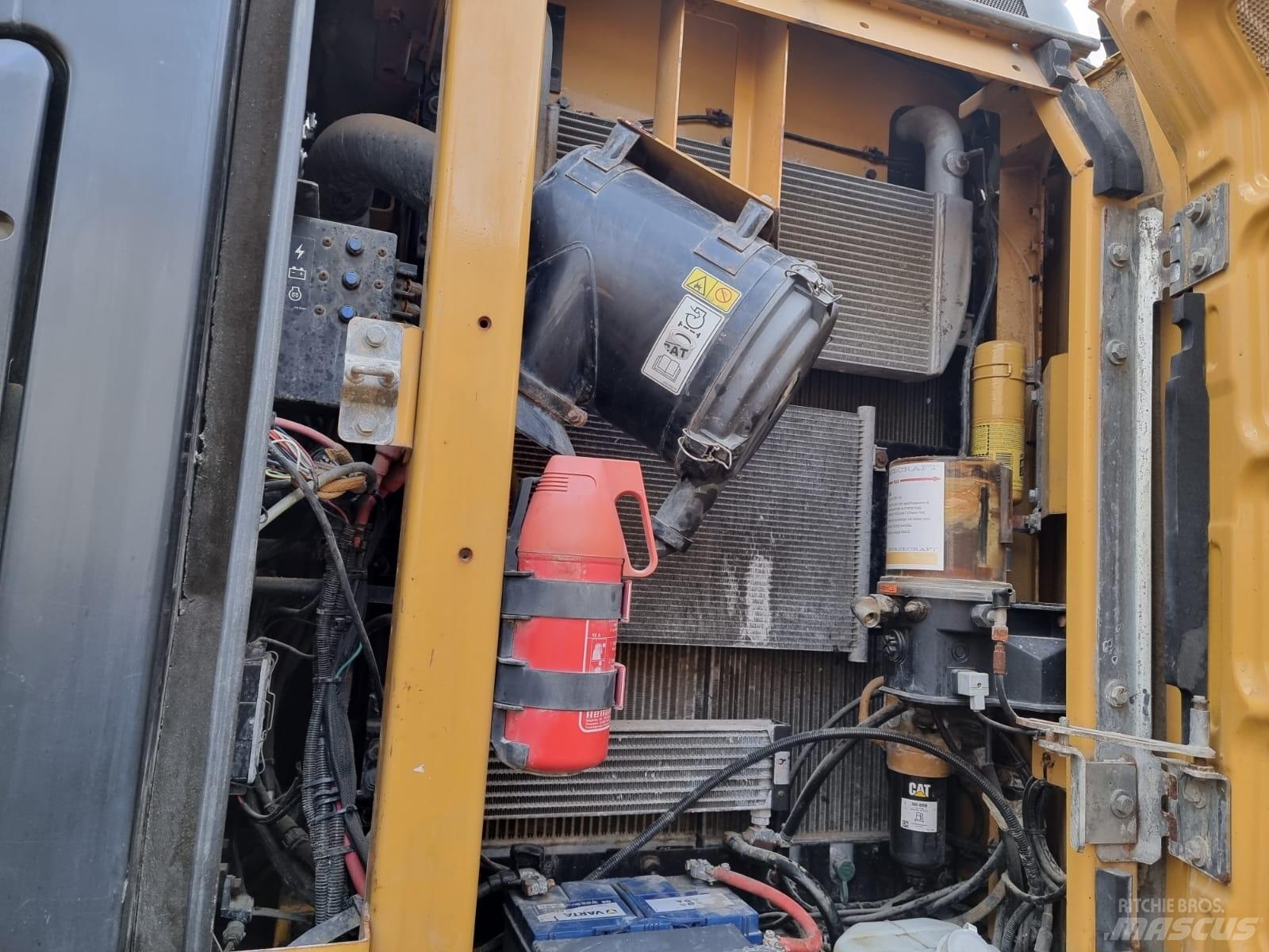CAT 320 E Pelle sur chenilles