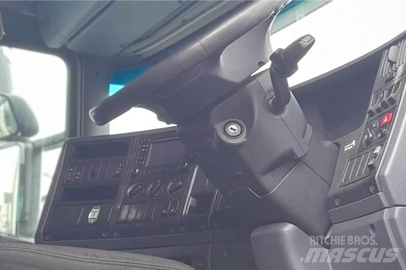 Scania G460 Autre camion