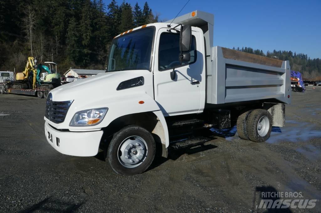 Hino 258 LP Camion benne