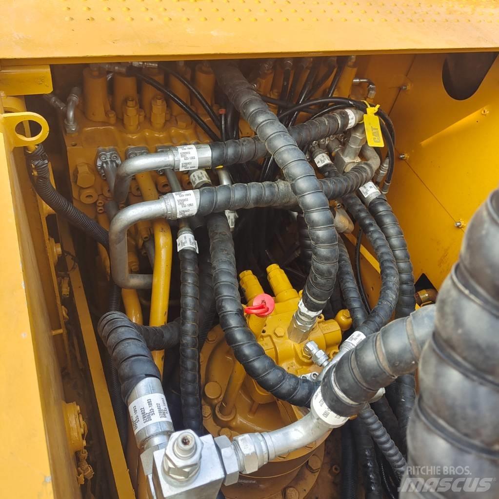 CAT 320D Pelle sur chenilles