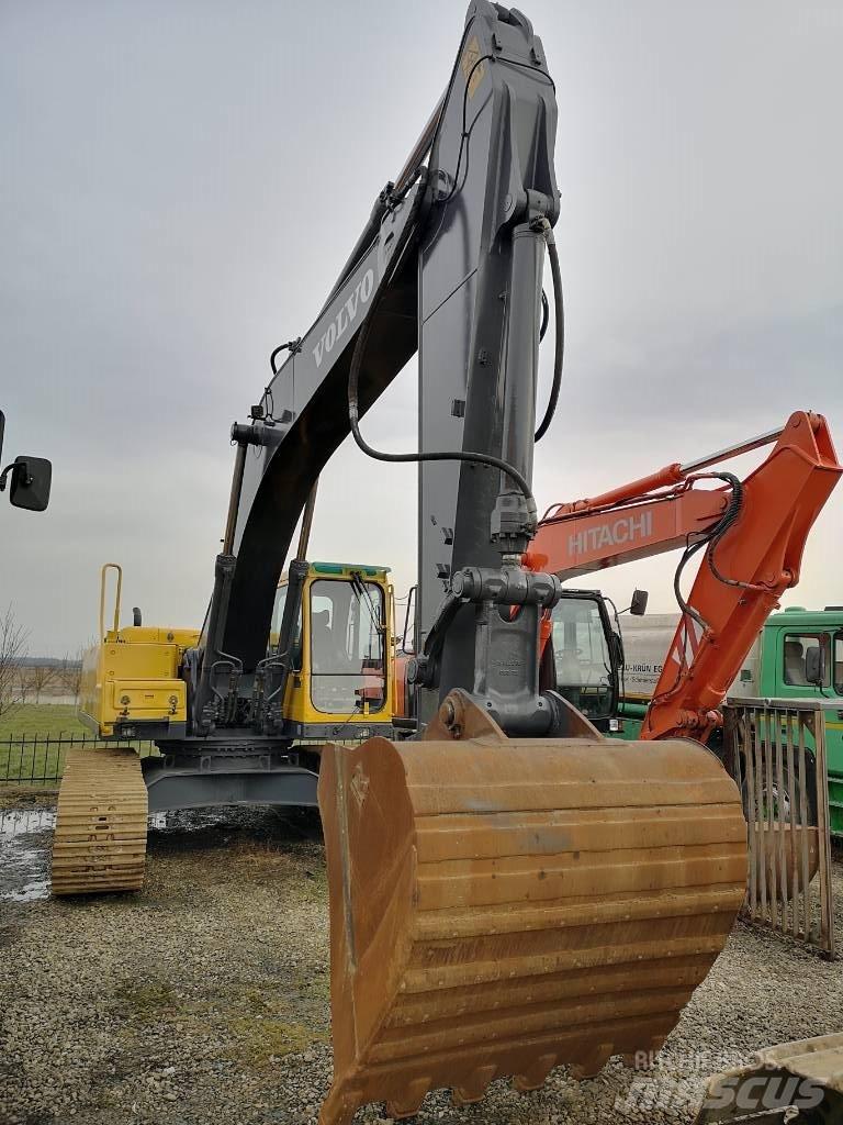 Volvo EC 290 B LC Pelle sur chenilles