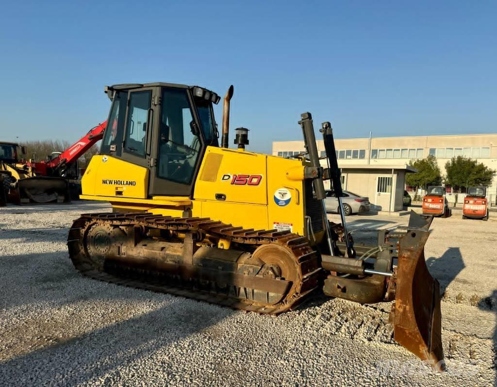 New Holland D 150 Bouteurs sur chenilles