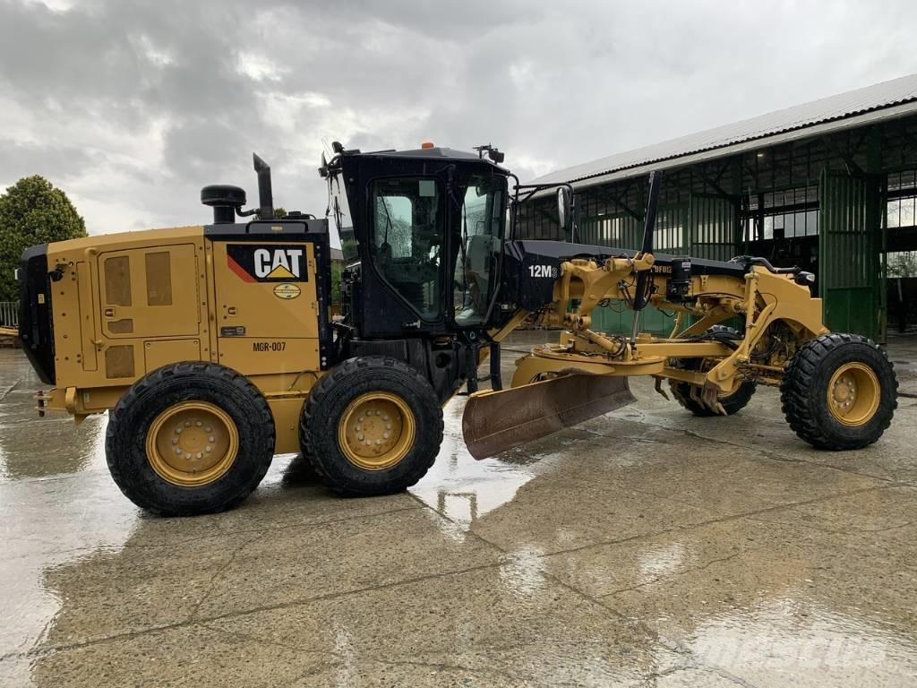 CAT 12 M 3 Niveleuse