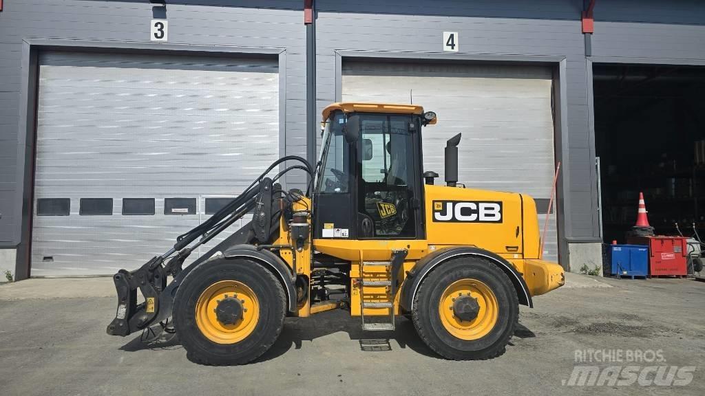 JCB 411 Chargeuse sur pneus