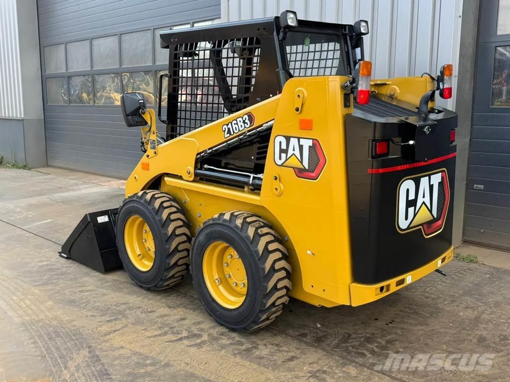 CAT 216B3 Chargeuse sur pneus