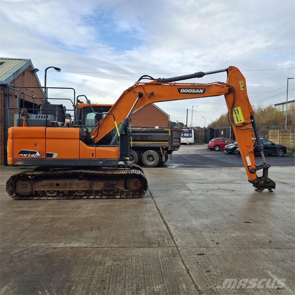 Doosan DX140LC Pelle sur chenilles