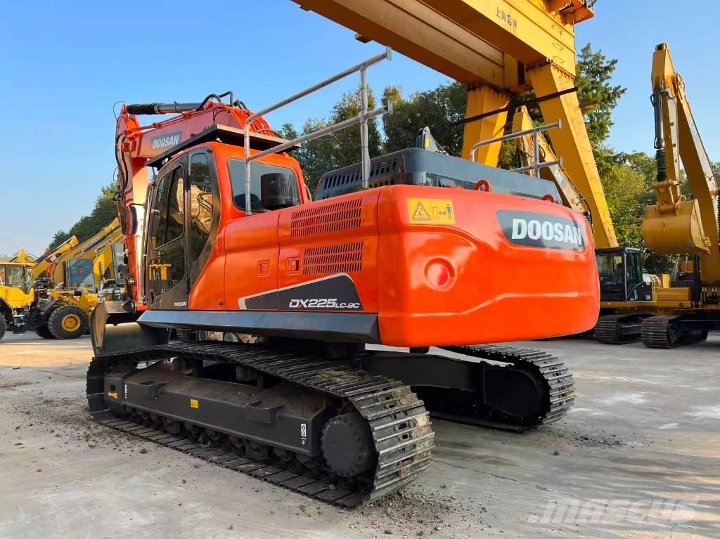 Doosan DX225LC-9C Pelle sur chenilles