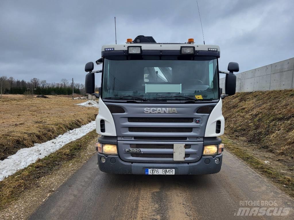 Scania P 380 Camion plateau ridelle avec grue