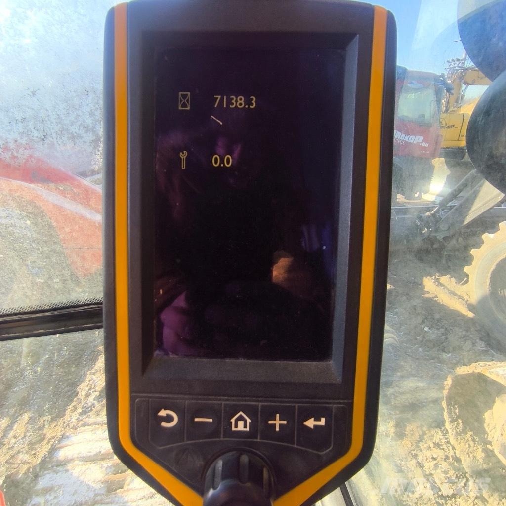 JCB JS 300 Pelle sur chenilles