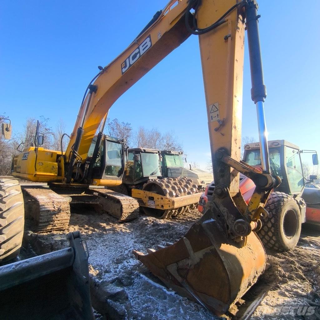 JCB JS300nc Pelle sur chenilles