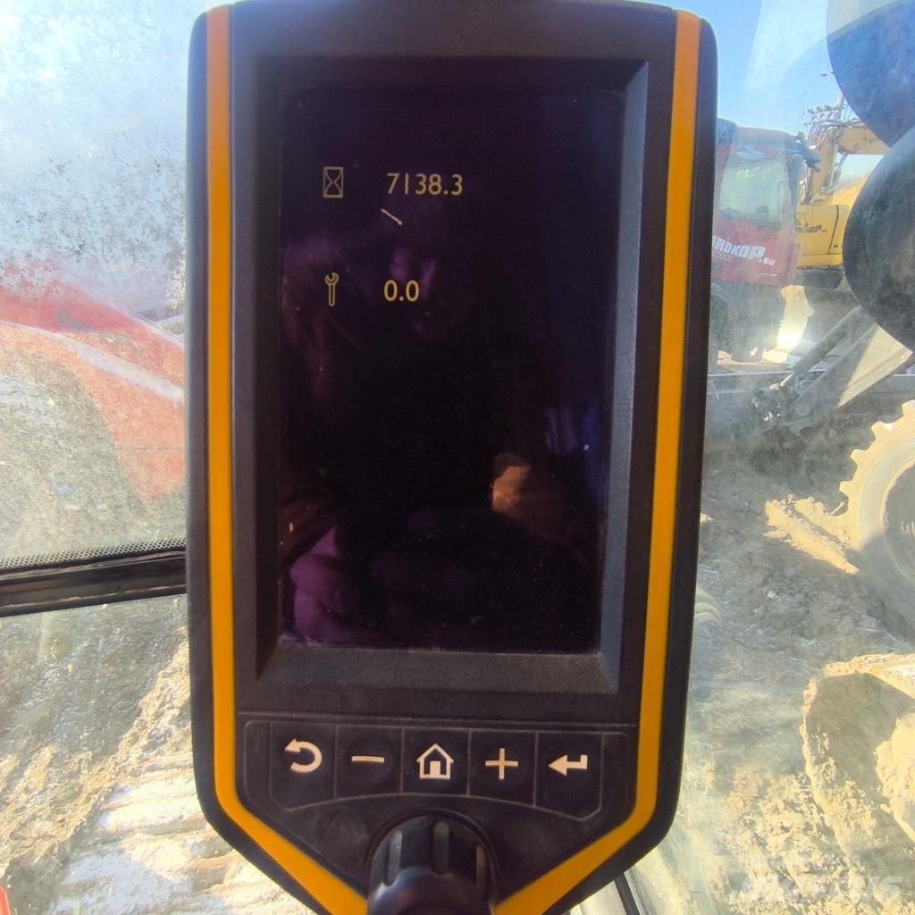 JCB JS300nc Pelle sur chenilles