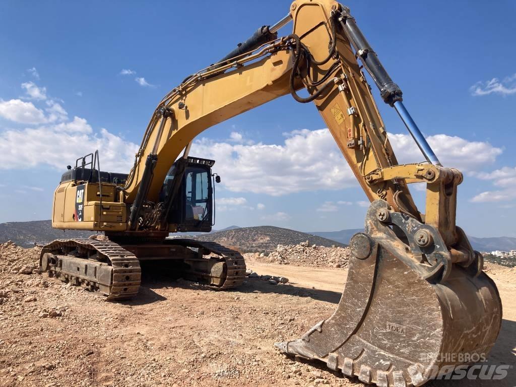 CAT 352 F Pelle sur chenilles