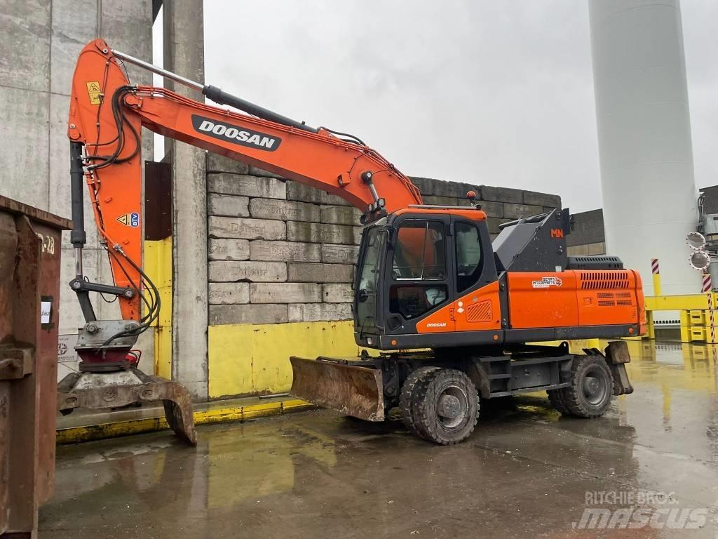 Doosan DX 210 W - 5 Pelle sur pneus