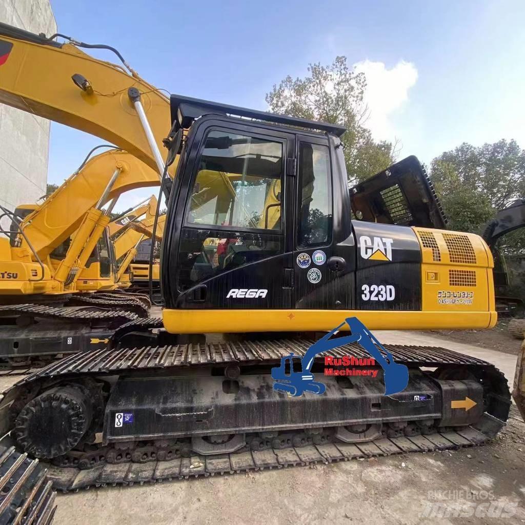CAT 323D Pelle sur chenilles
