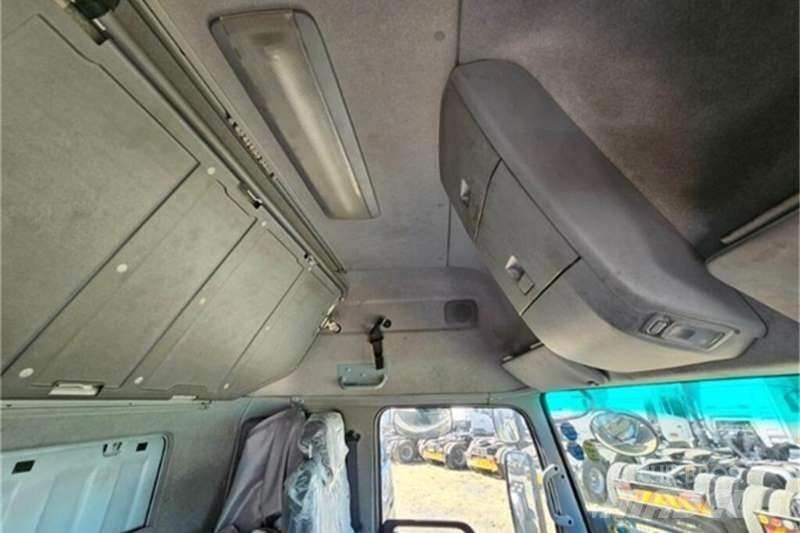 UD TRUCKS QUON Autre camion
