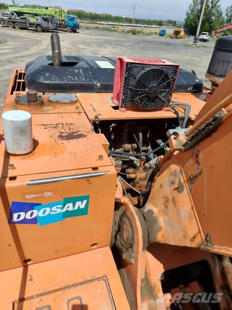 Doosan DH210W-7 Pelle sur pneus